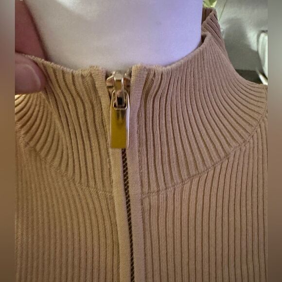 Ribbed camel colored brand new Boston Proper 3/4 zip w belle sleeves medium - Picture 4 of 9